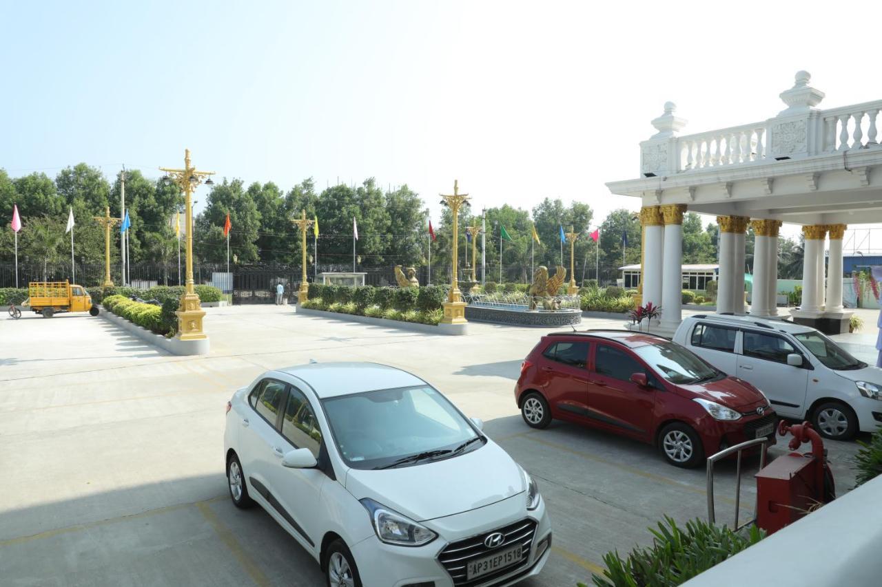 Gadiraju Palace Convention Centre & Hotel Visákhapatnam Kültér fotó