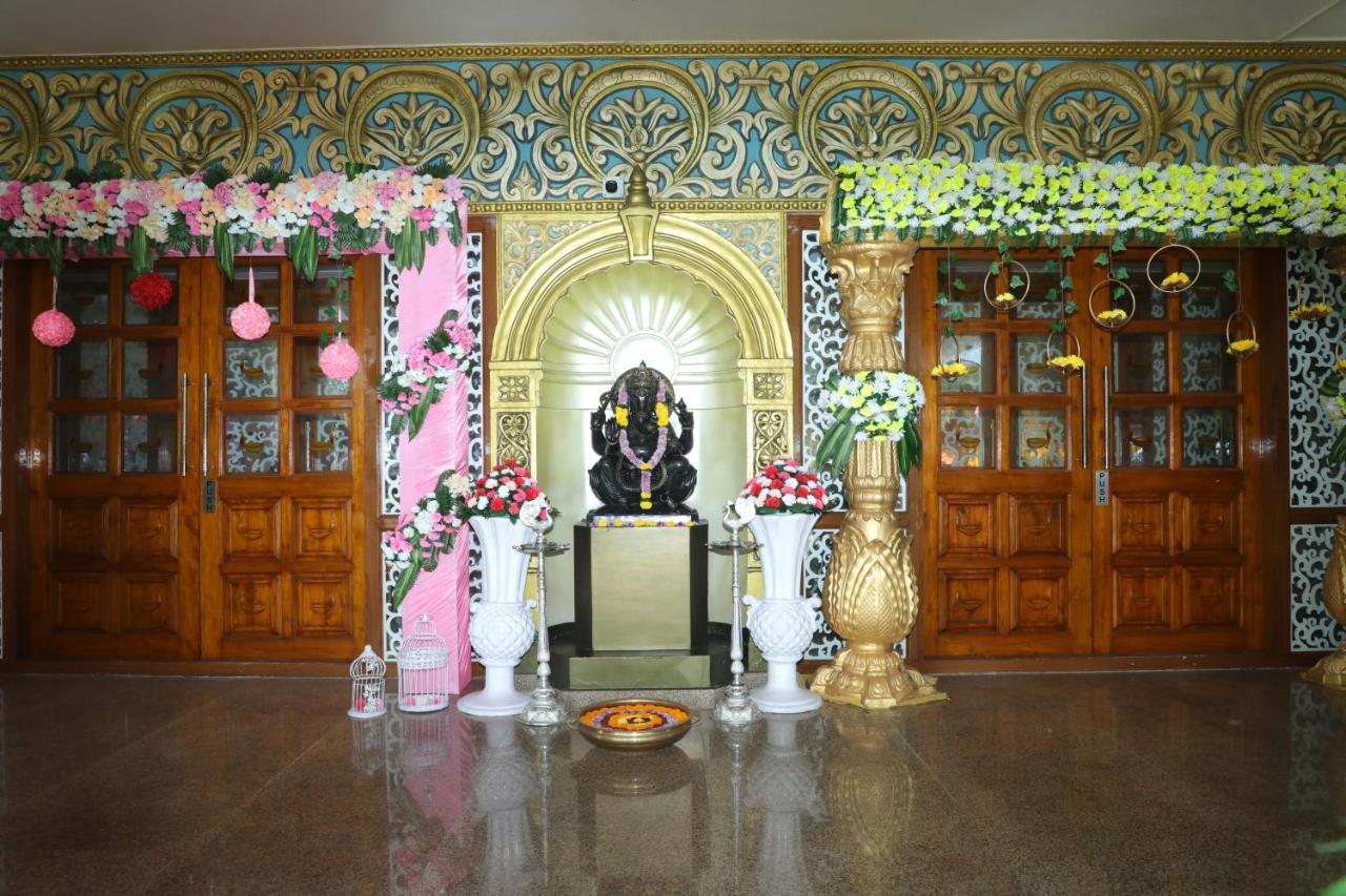 Gadiraju Palace Convention Centre & Hotel Visákhapatnam Kültér fotó