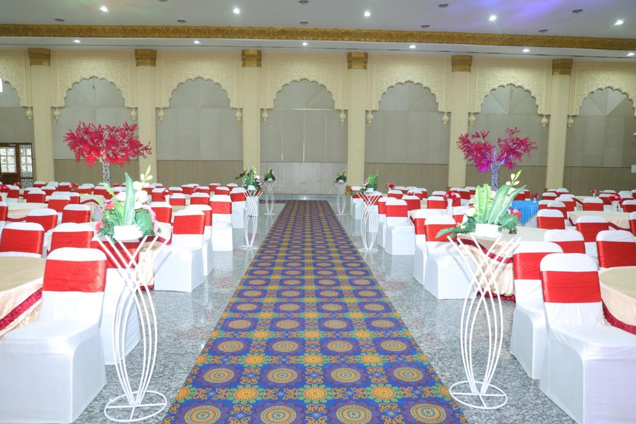 Gadiraju Palace Convention Centre & Hotel Visákhapatnam Kültér fotó