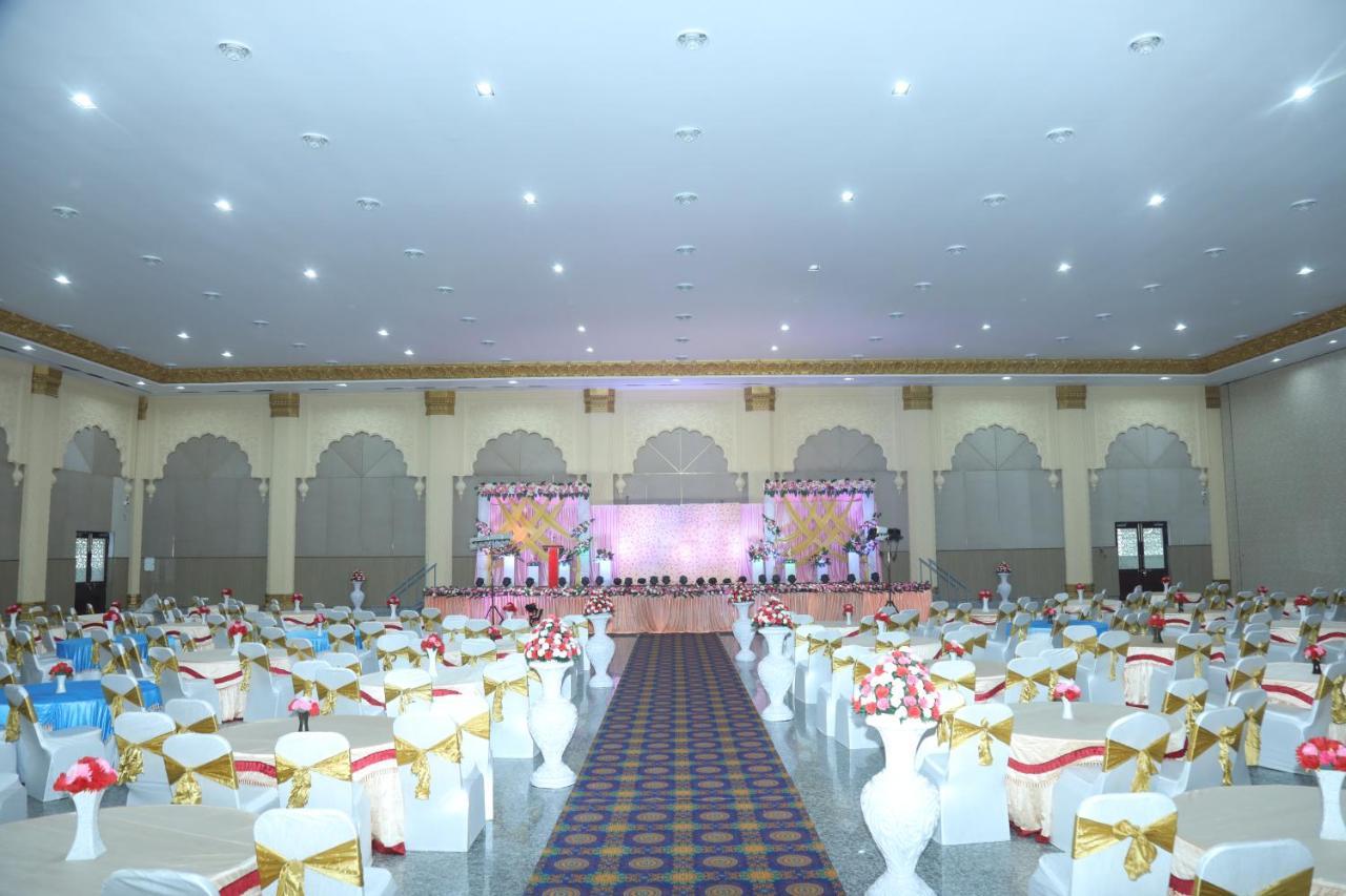 Gadiraju Palace Convention Centre & Hotel Visákhapatnam Kültér fotó